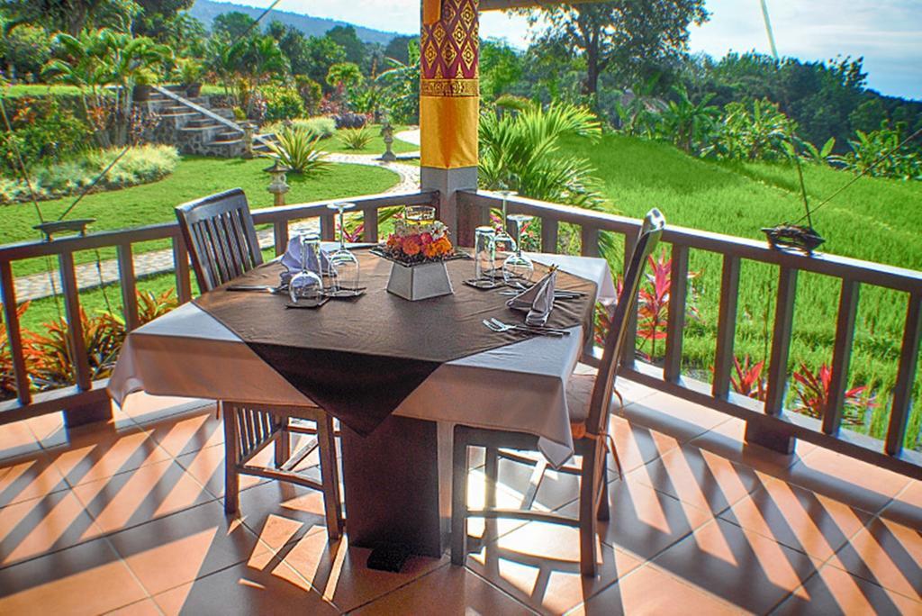 Puri Mangga Sea View Resort And Spa Lovina  Exterior photo