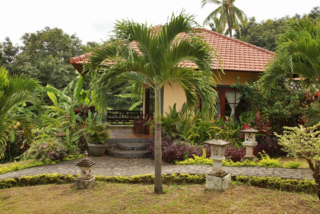 Puri Mangga Sea View Resort And Spa Lovina  Exterior photo