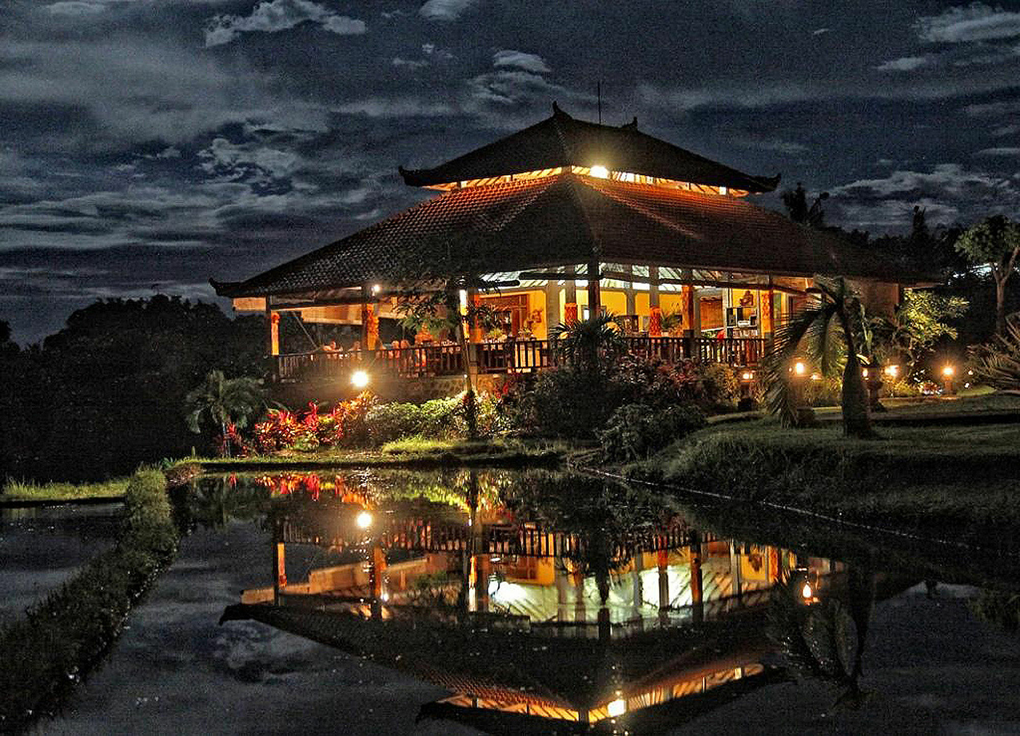 Puri Mangga Sea View Resort And Spa Lovina  Exterior photo